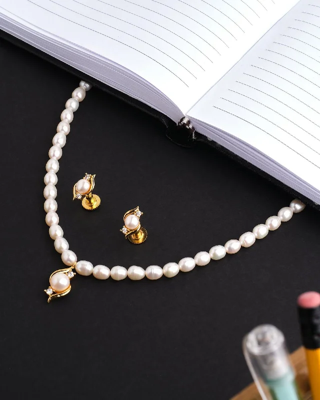 Layered necklaces for women -The Viveka Pearl  Necklace Set