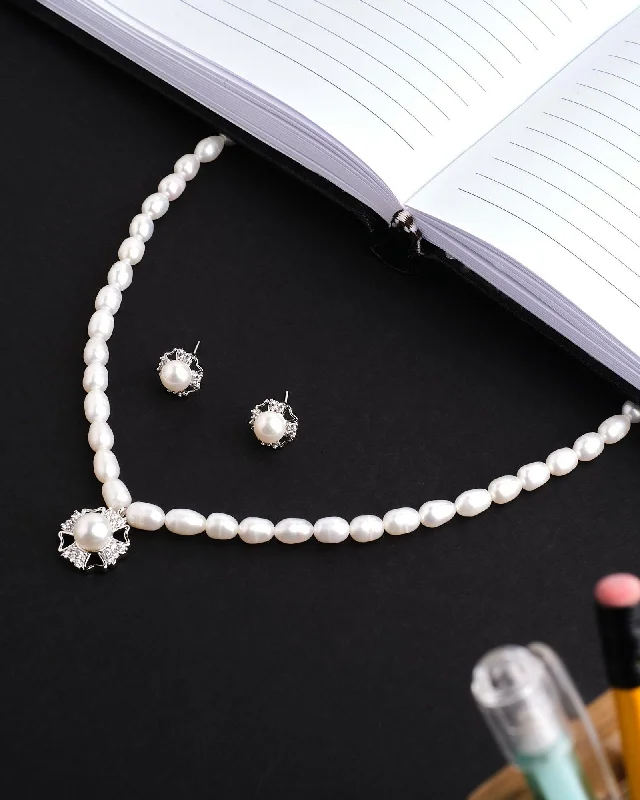 Vintage necklaces for women -Subtle Minimalism Pearl Necklace Set