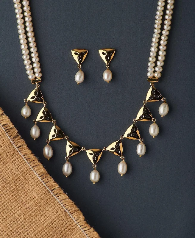 Handcrafted necklaces for women -The Modern Girl’s Intriguing Artistic Pearl Necklace Set