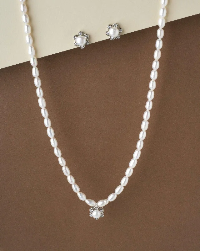 Oval pendant necklaces for women -Simple Pearl Necklace Set