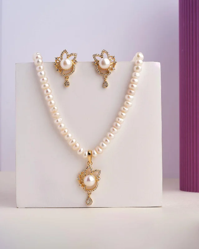 Choker necklaces for women -The Elllinor Pearl Necklace set