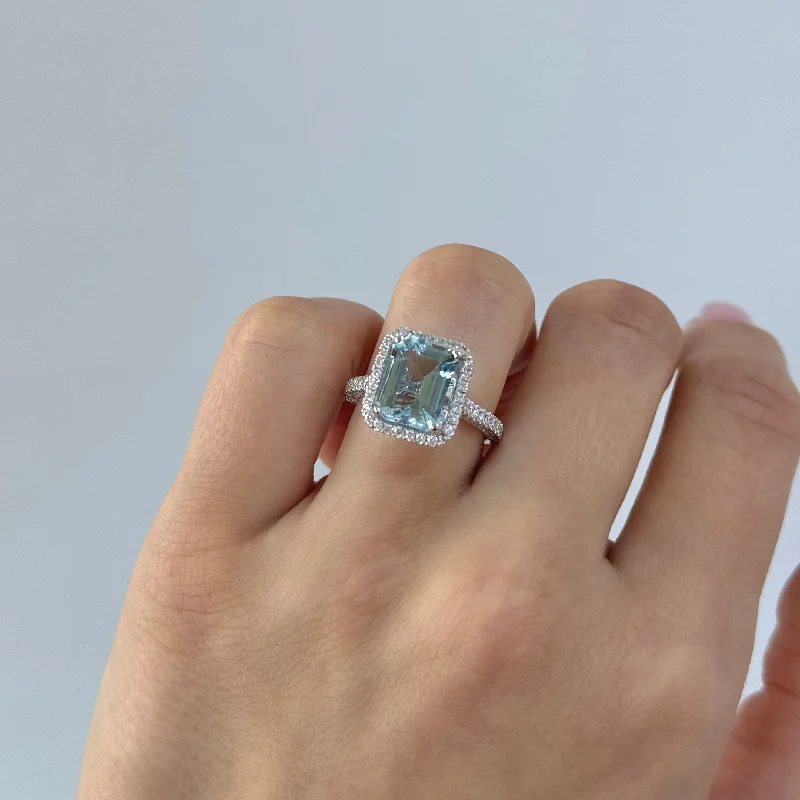 Gold engagement rings for women -Step-Cut Aquamarine and 3D Diamond Ring