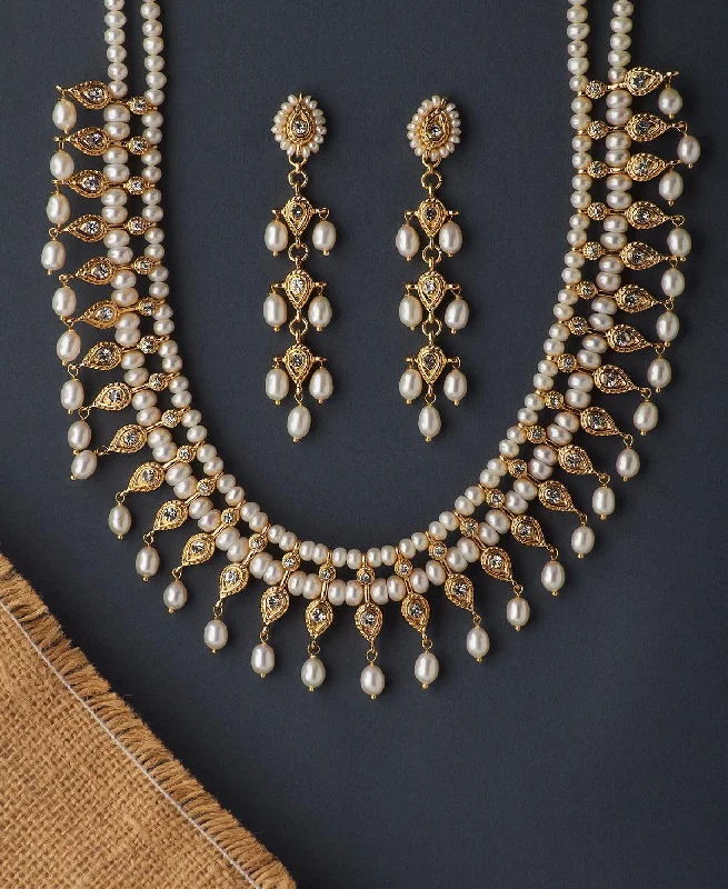 Chunky statement necklaces for women -Traditional Pearl Necklace Set