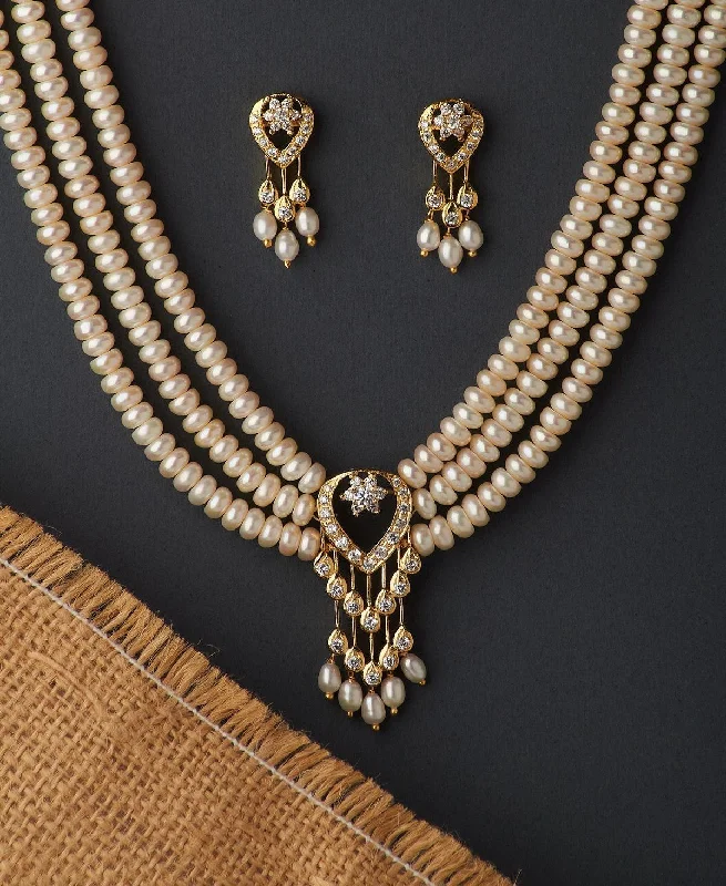 Designer necklaces for women -Traditional Pearl Necklace Set