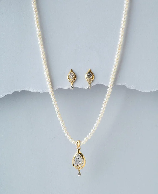 Dainty necklaces for women -Trendy Pearl Necklace Set