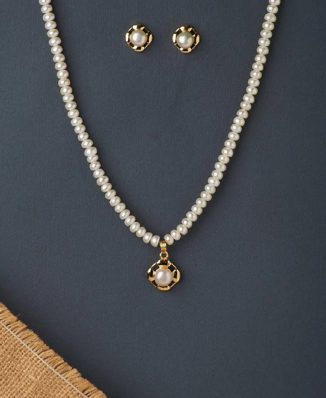 Floral necklaces for women -Simple and Elegant Real Pearl Necklace Set