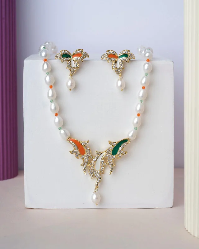 Stylish pendant necklaces for women -Traditional Pearl Necklace Set