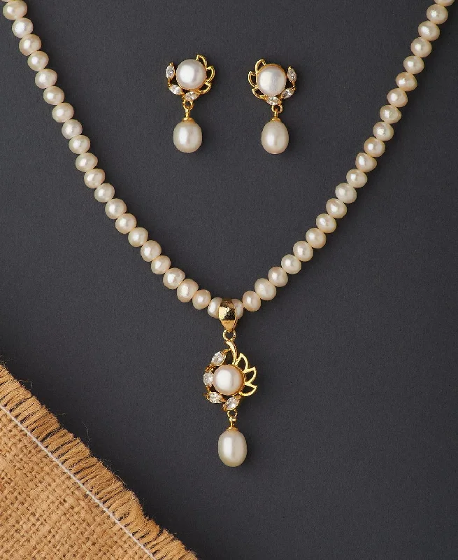 Gemstone studded necklaces for women -Trendy Pearl Necklace Set