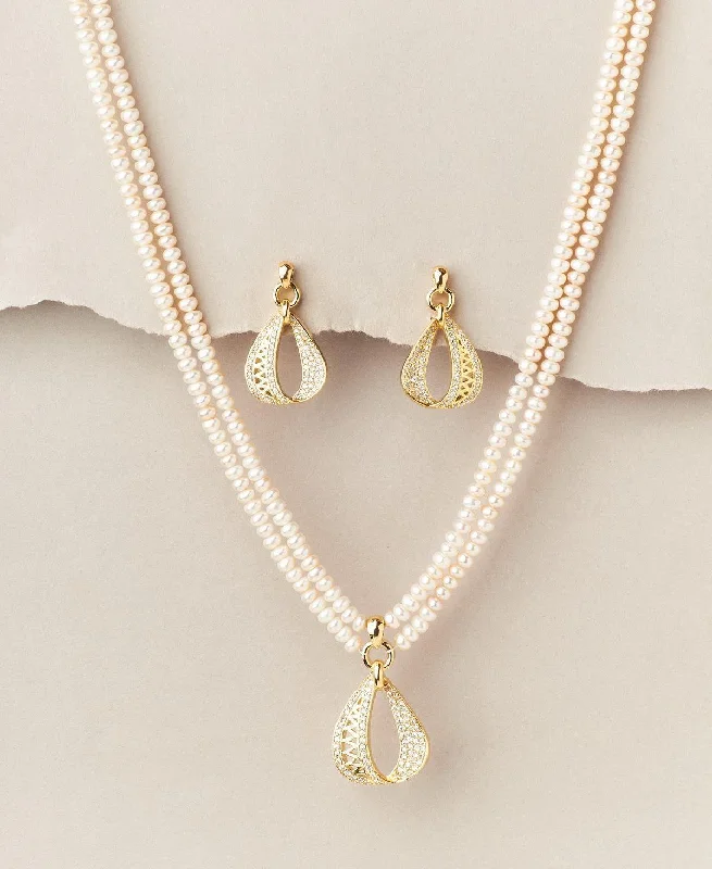 Everyday gold necklaces for women -Trendy Pearl Necklace Set