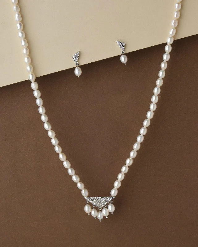 Retro-inspired necklaces for women -Trendy Pearl Necklace Set