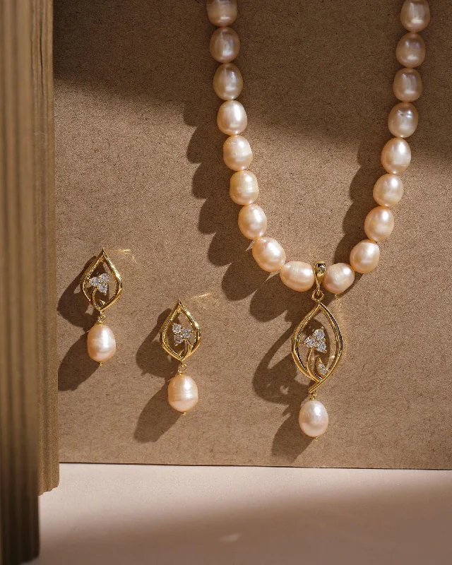 Chunky statement necklaces for women -Trendy Pink Pearl Necklace Set