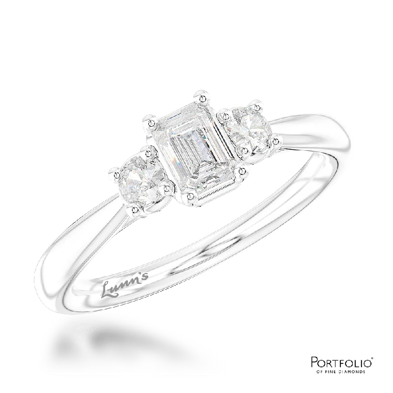 Women engagement rings -Three Stone 0.20ct F SI Diamond Platinum Ring