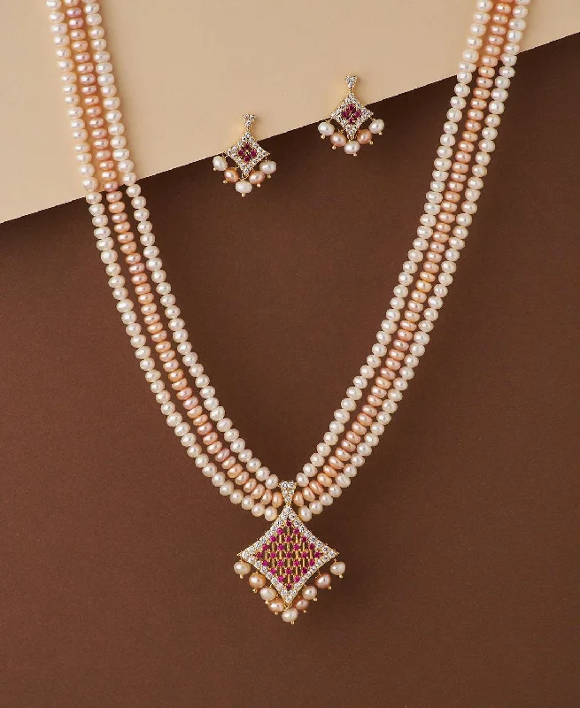 Affordable necklaces for women -Regal Stone Studded Pearl Necklace Set