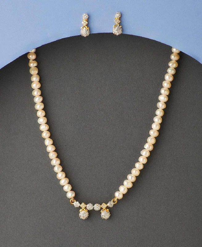 Diamond-encrusted necklaces for women -Simple and Elegant Stone Studded Necklace Set