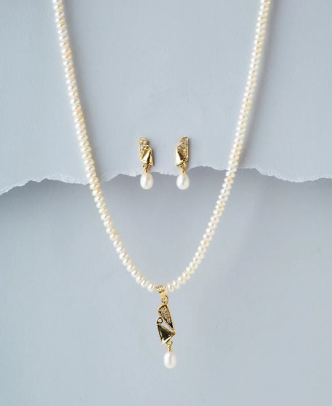 Infinity necklaces for women -Trendy Pearl Necklace Set