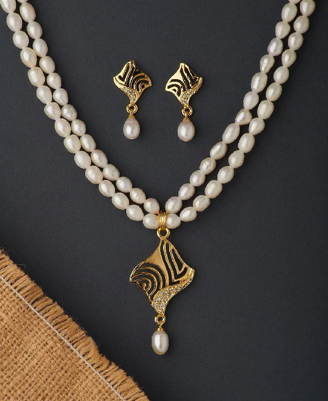 Chic gold necklaces for women -Regal Real Pearl Necklace Set