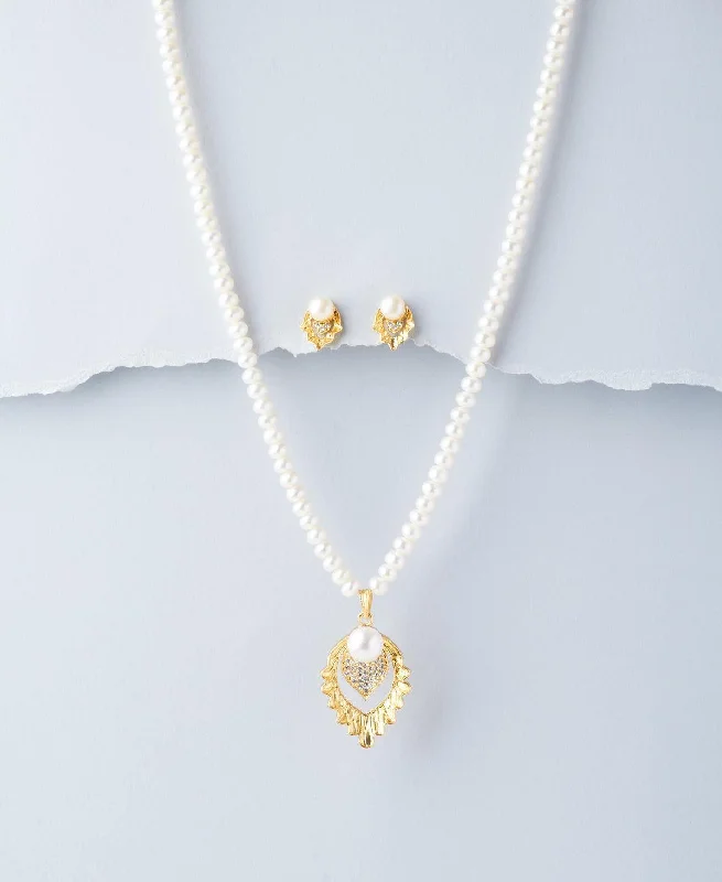 Pendant necklaces for women -Trendy Pearl Necklace Set