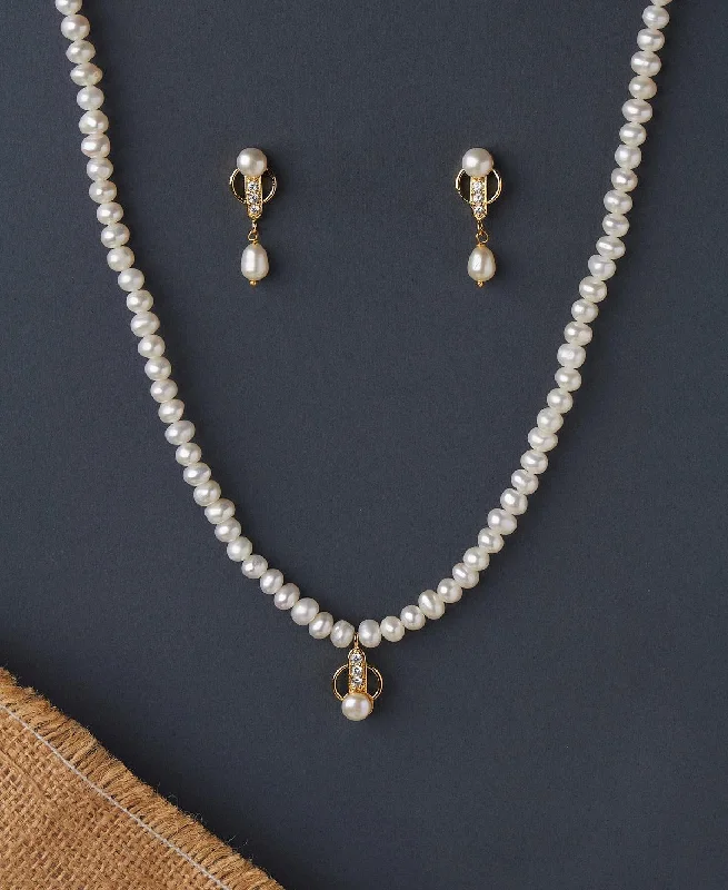 Gemstone studded necklaces for women -Simple and Elegant Real Pearl Necklace Set