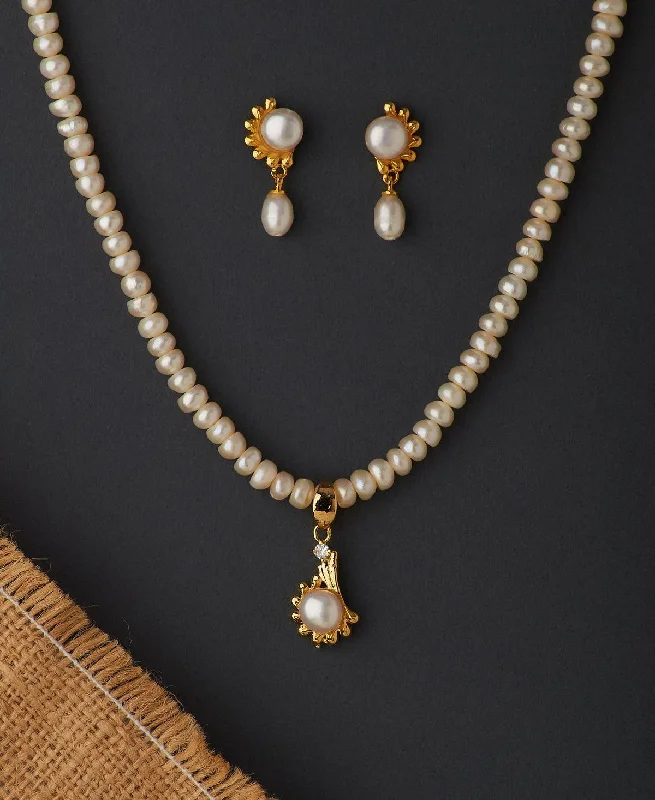 Handcrafted necklaces for women -Trendy Pearl Necklace Set